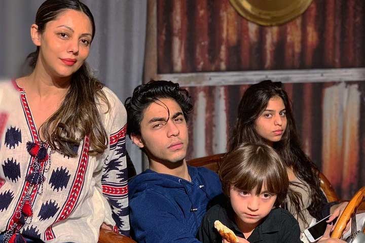 Aryan with gauri Khan | Bengali News