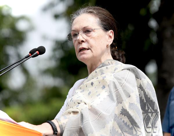 Sonia Gandhi at Rajghat 