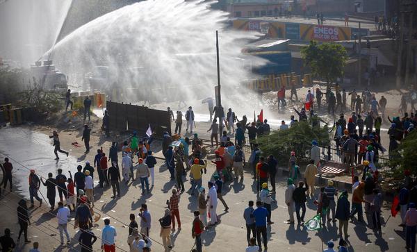 Delhi farmers protest 