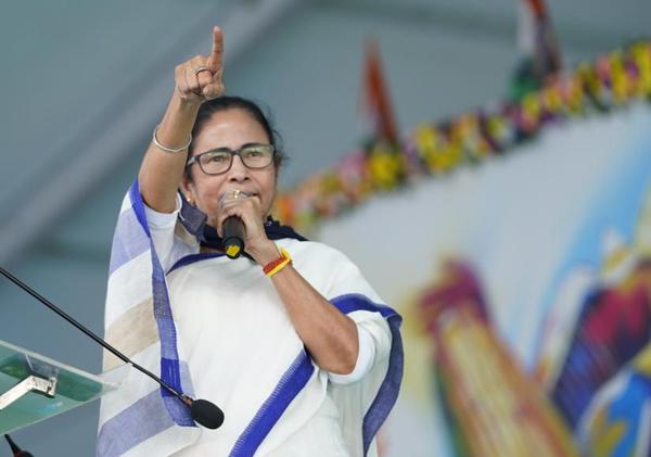 cm mamata banerjee at bankura বাঁকুড়ার শুনুকপাহাড়ি অঞ্চলের সভায় মুখ্যমন্ত্রী মমতা বন্দ্যোপাধ্যায়।