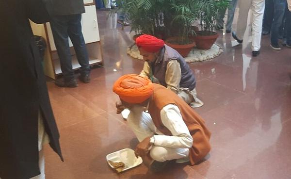 Farmers protest 4th government meet 