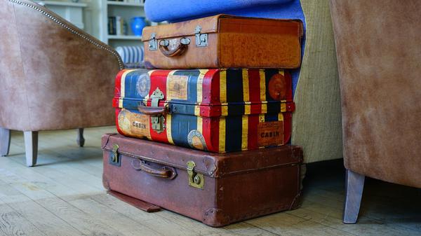 bags luaggage suitcase 