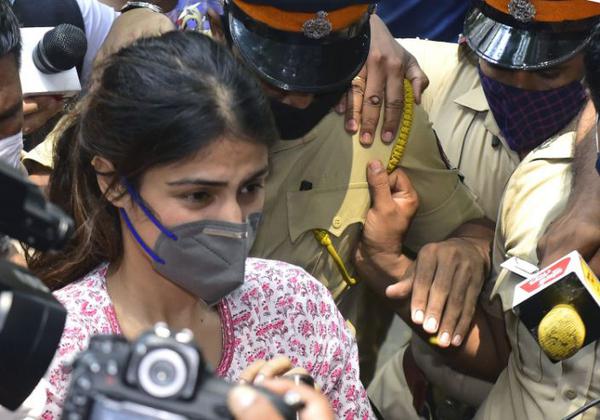 rhea chakraborty arrest 